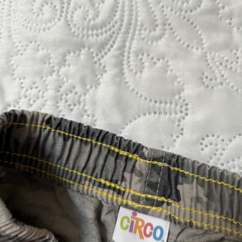 Circo Camouflage Pull On Shorts Size 5T - Picture 7 of 7